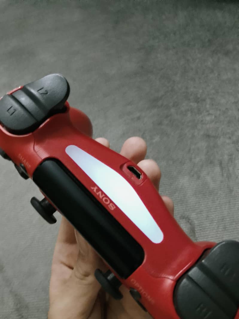 Ps 4 orginal red controller Australian 4