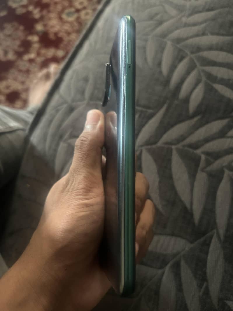 Realme C17 4