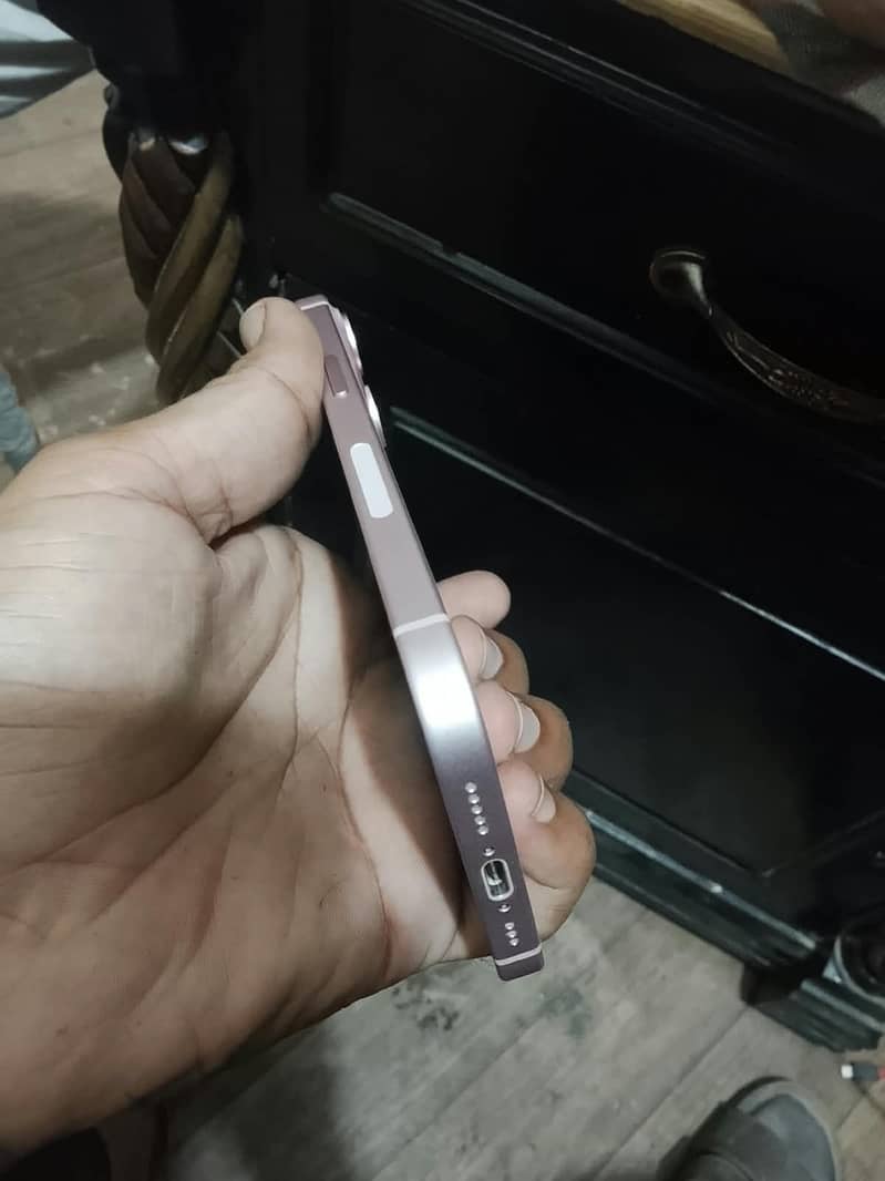 Apple iPhone 15 2
