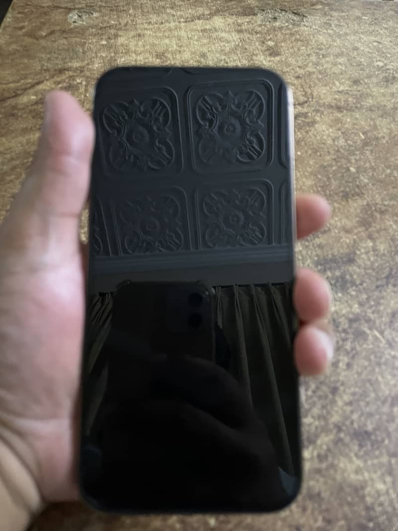 Apple iPhone 16 Pro Max 4