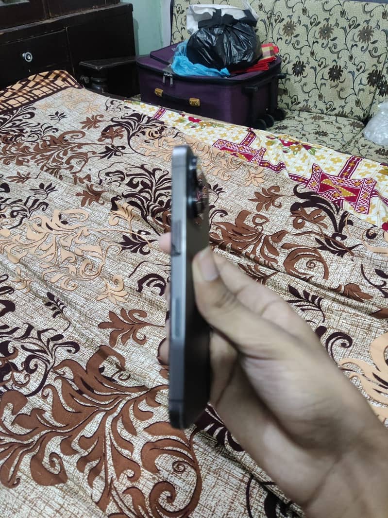 Apple iPhone 13 Pro 2