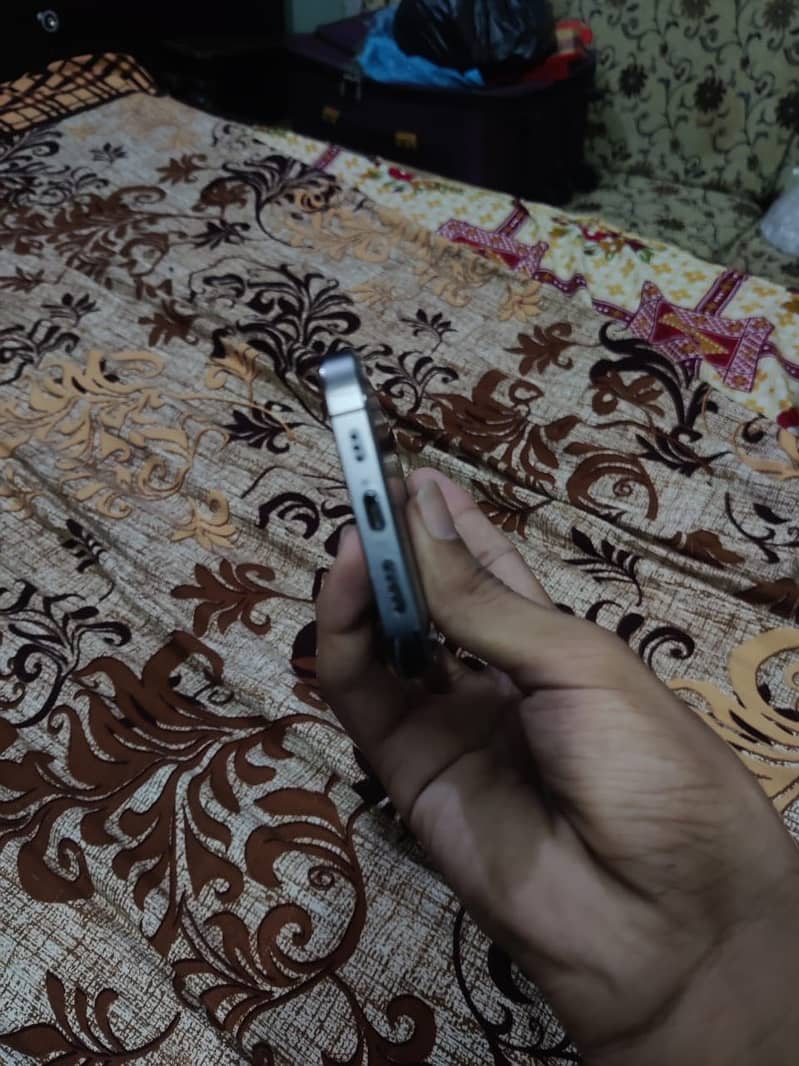 Apple iPhone 13 Pro 3