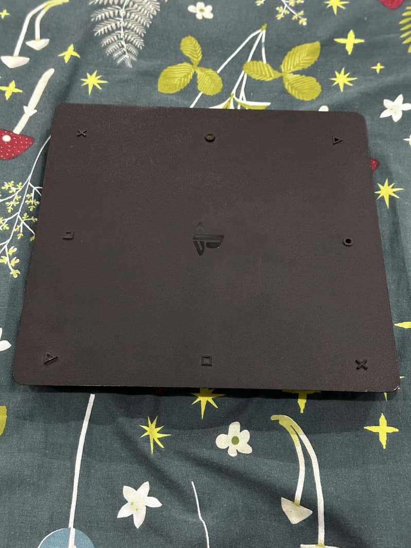 PS4 Slim 1 TB Complete bundle 2