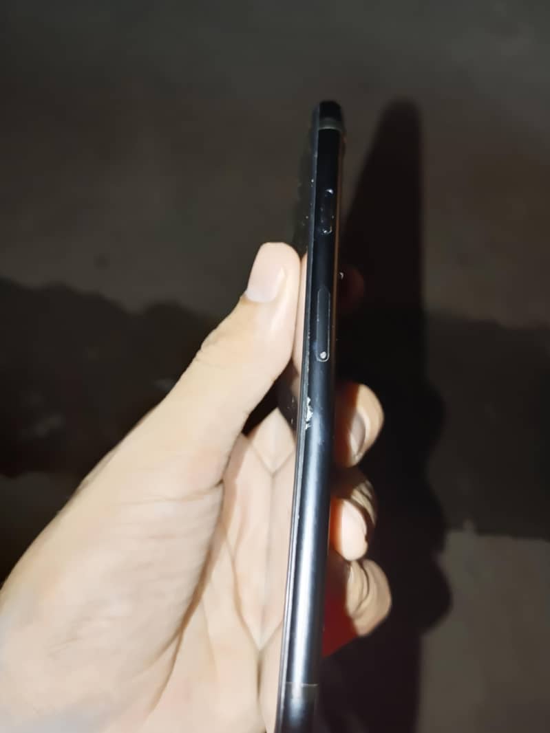 Apple iPhone 7 3