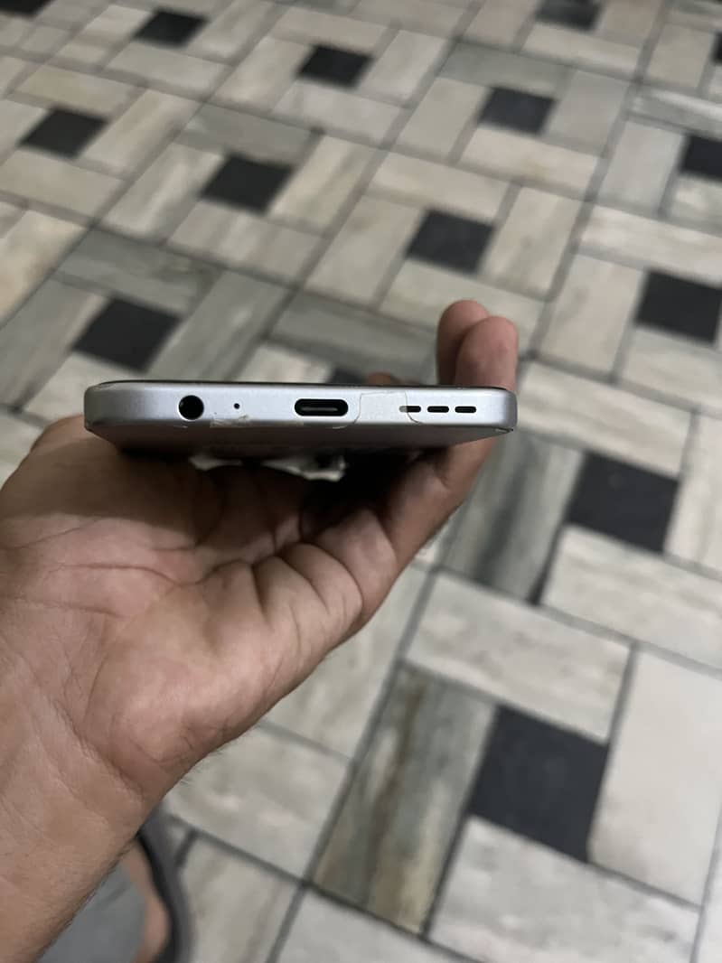 Tecno spark 40 pro 4