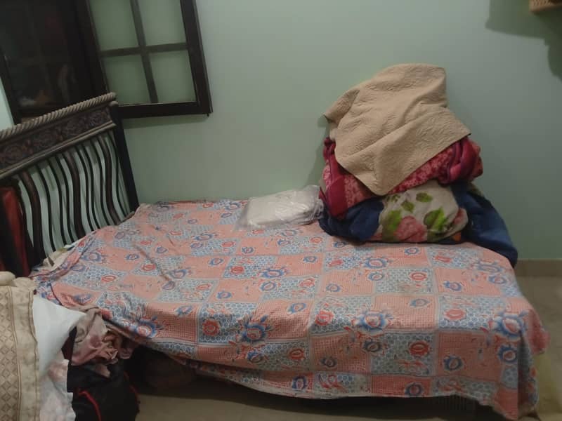 single iron bed with zero damage 2