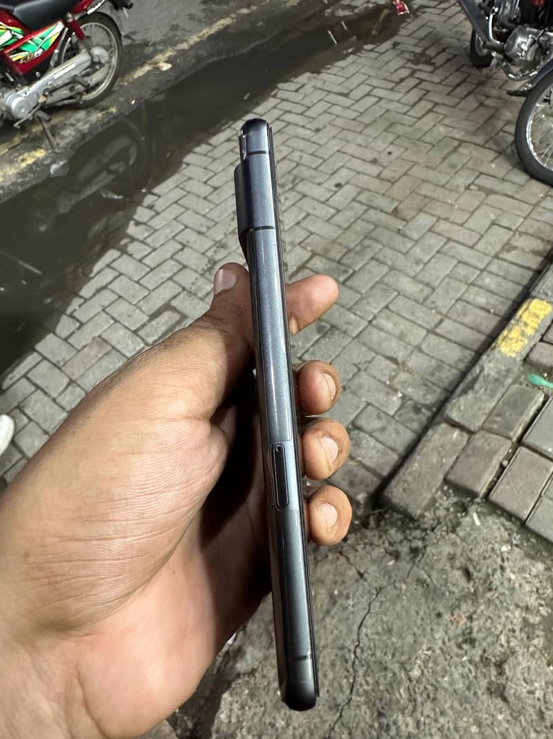 Google Pixel 7 4