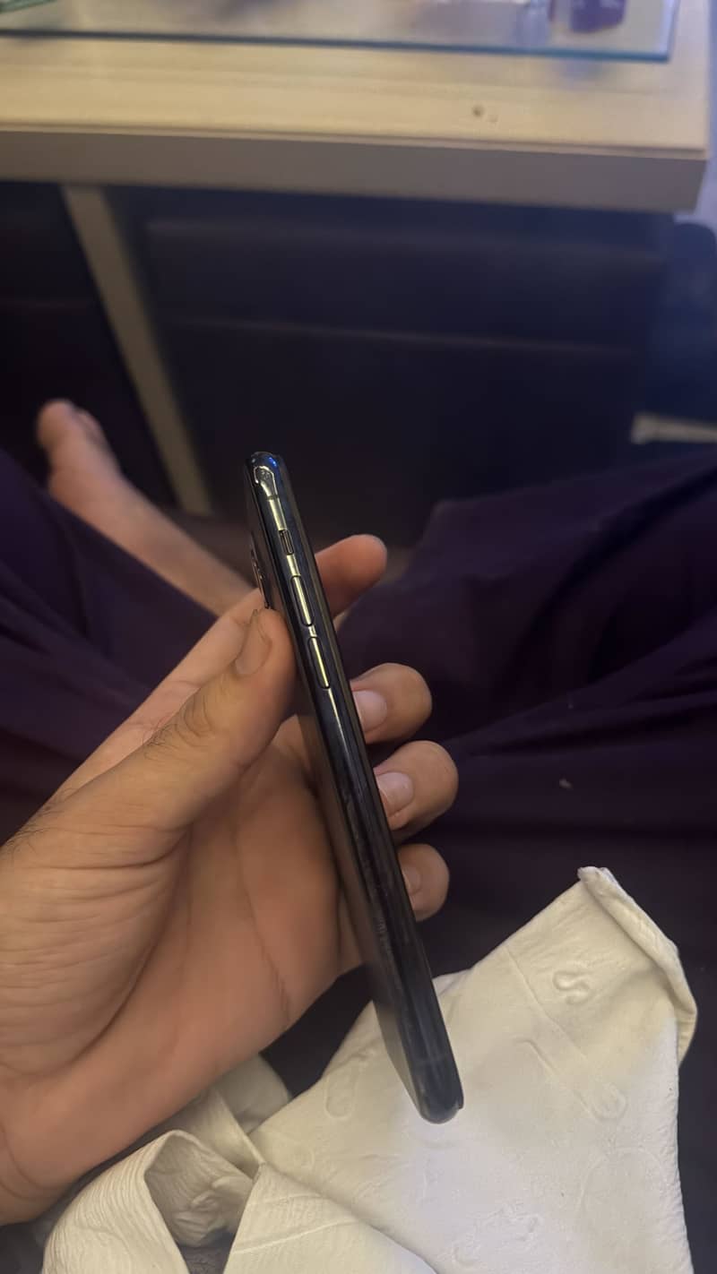 Apple iPhone 11 Pro 3