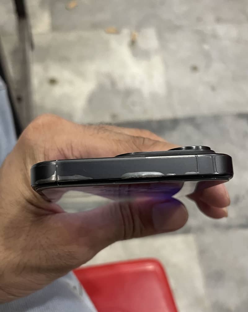 Apple iPhone 15 Pro 6