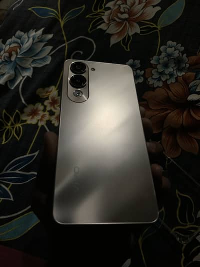 Vivo Y04 only sale no exchange