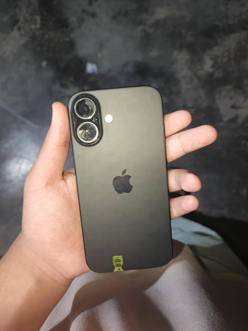 Apple iPhone 16 0