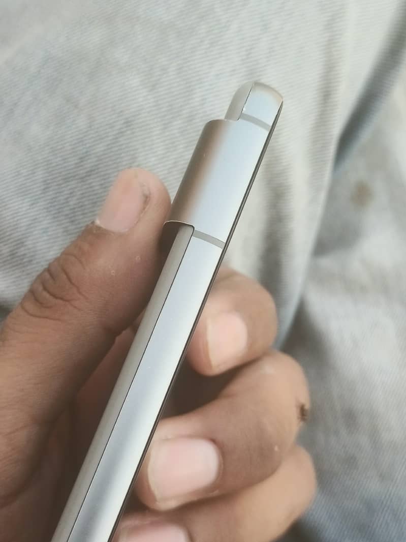 Google Pixel 8 5