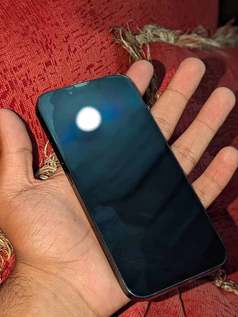 Apple iPhone 13 6