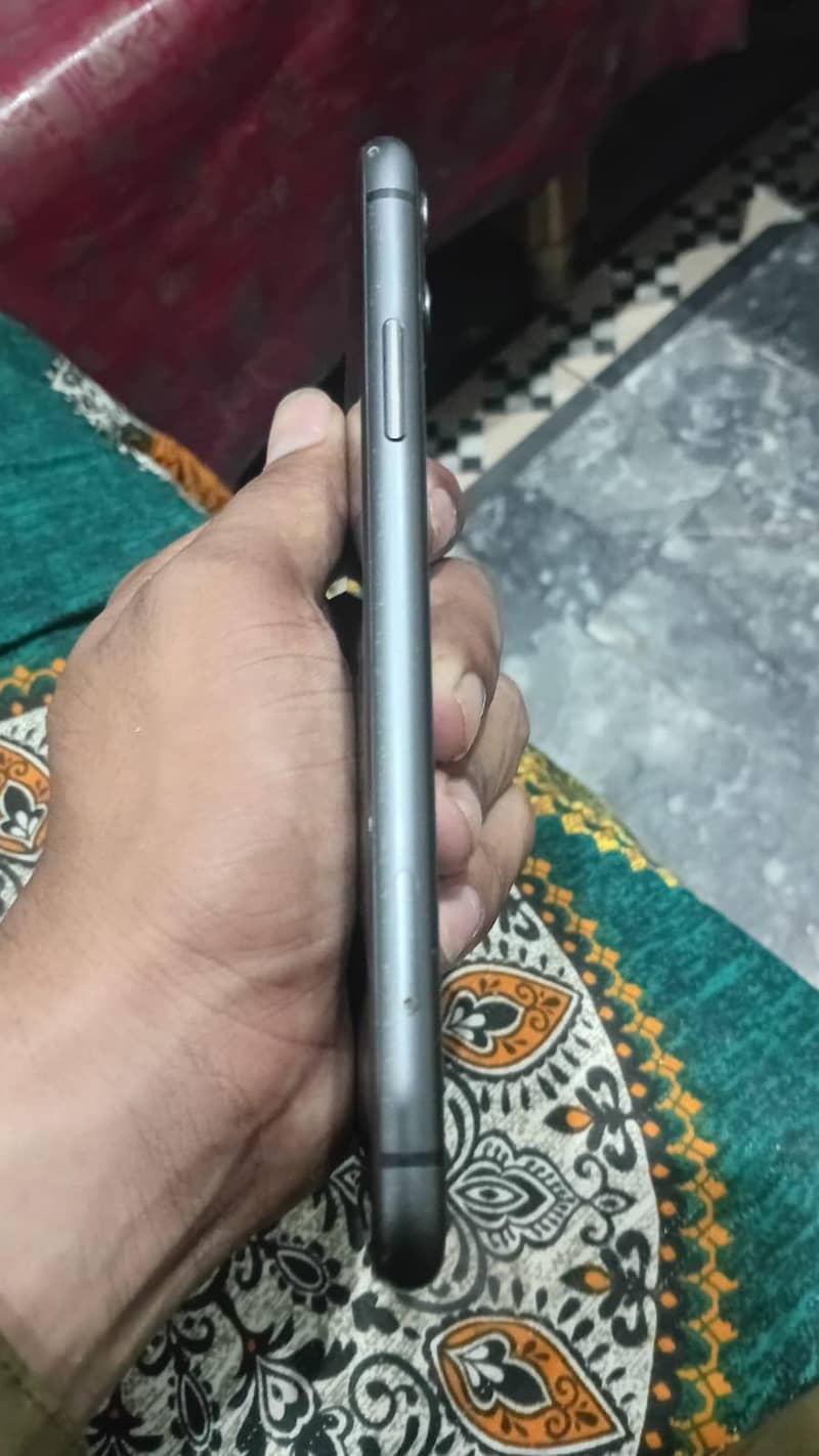 Apple iPhone 11 2