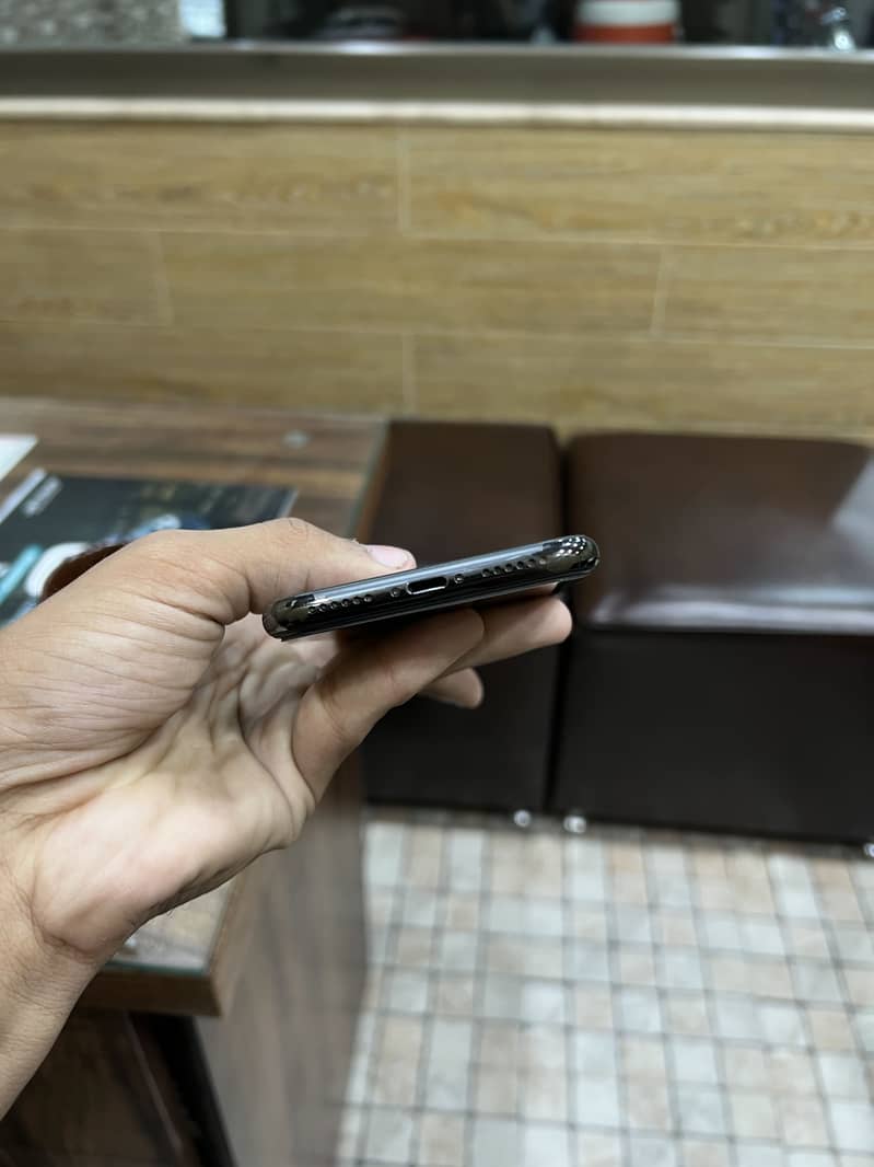 Apple iPhone X 0