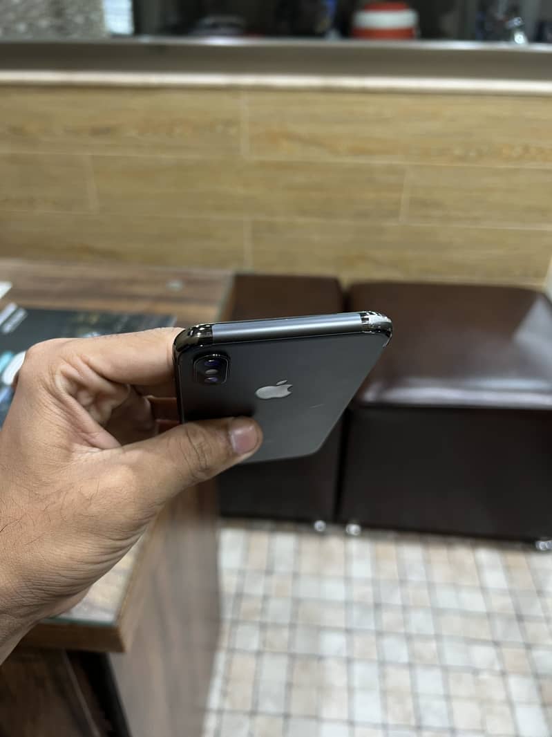 Apple iPhone X 1