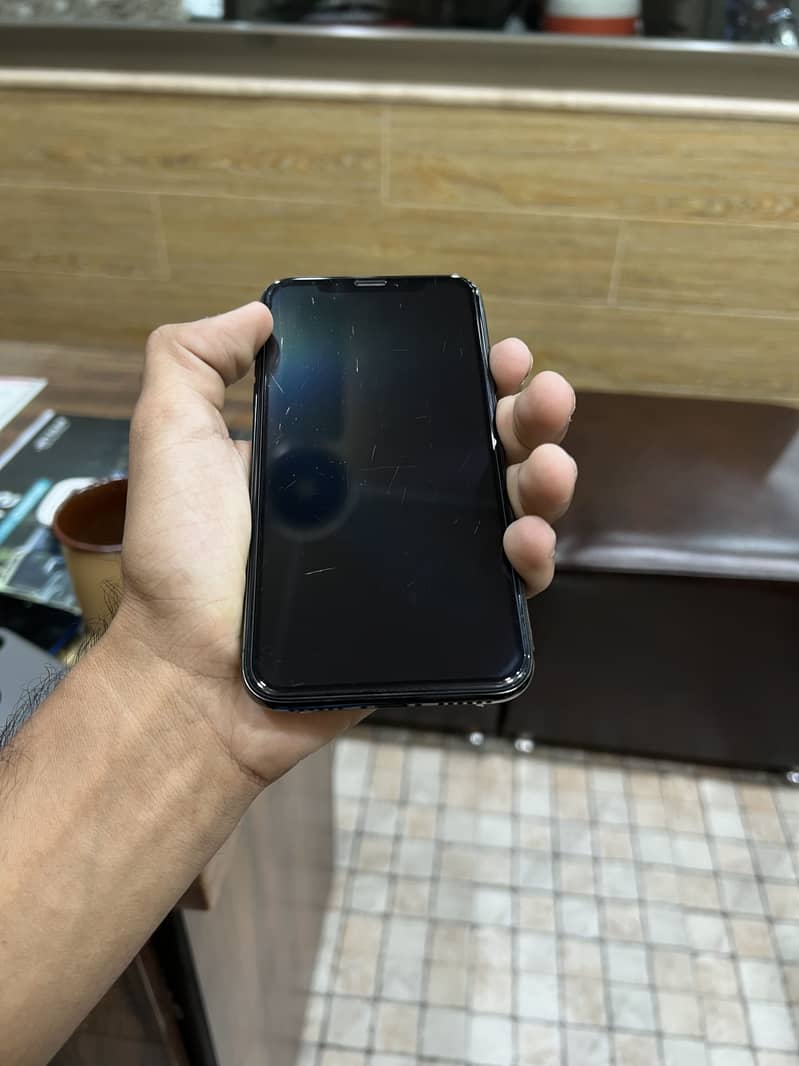 Apple iPhone X 3