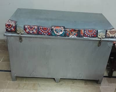peti / trunk urgent sale