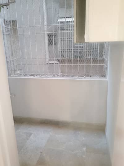 2 bed lounge flat available for sale
