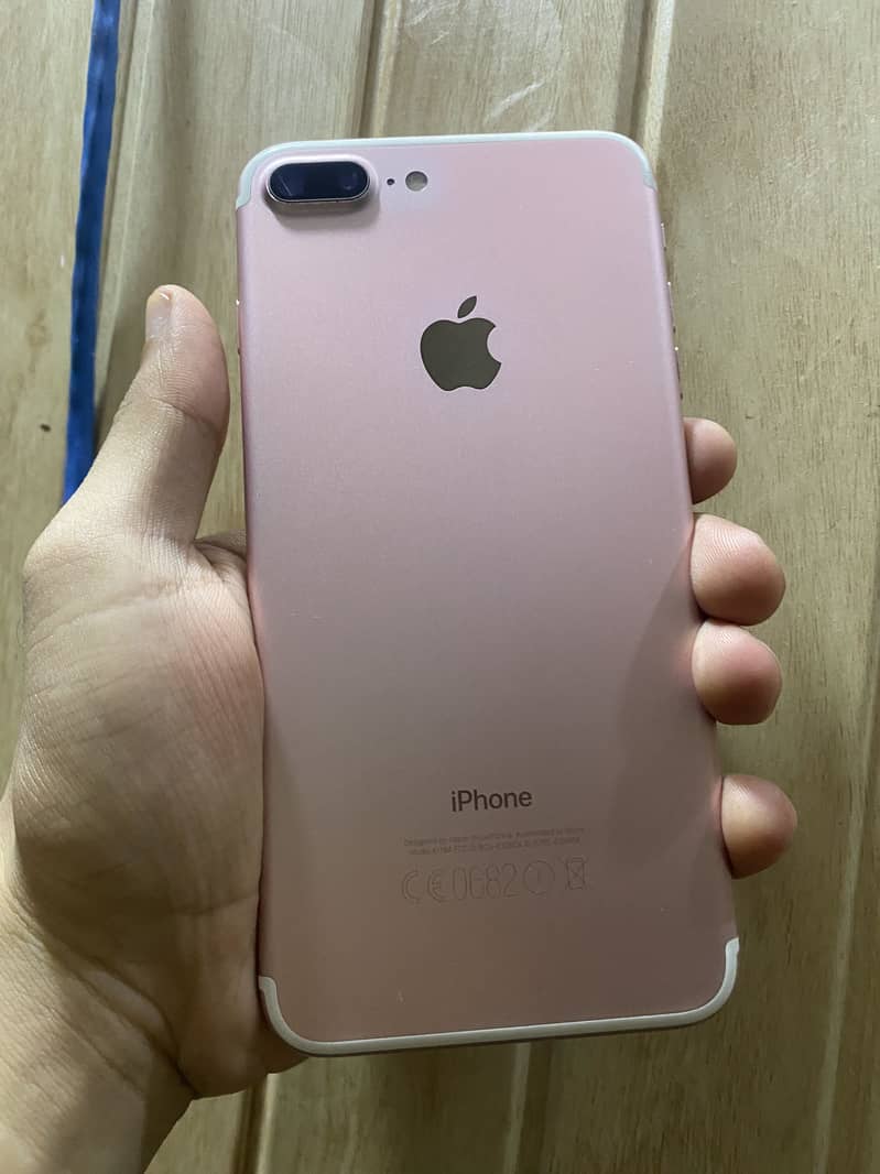 Apple iPhone 7 Plus 3