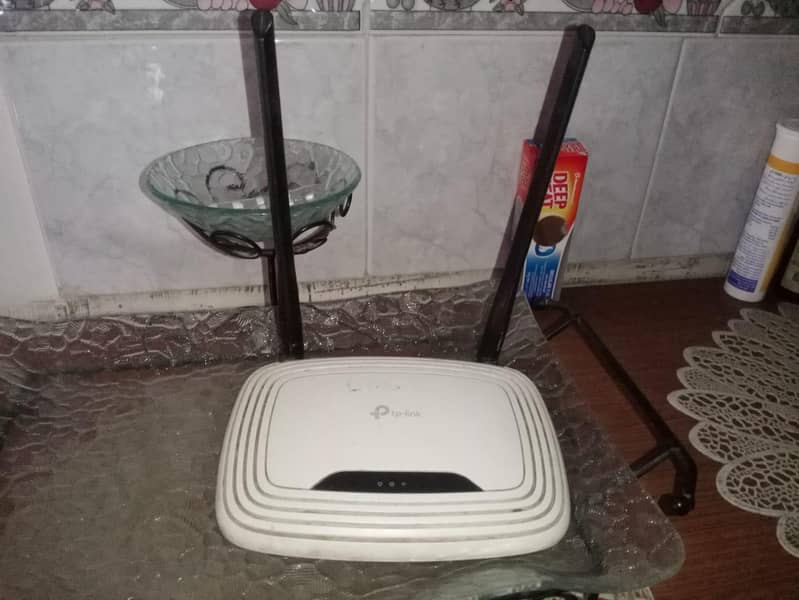 TP Link Router with Cable 0