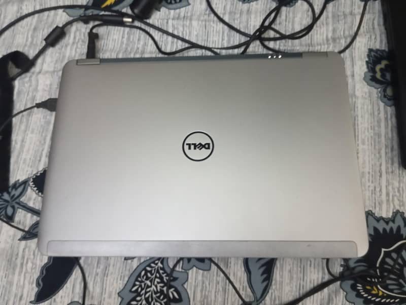 Dell latitude E6440 0