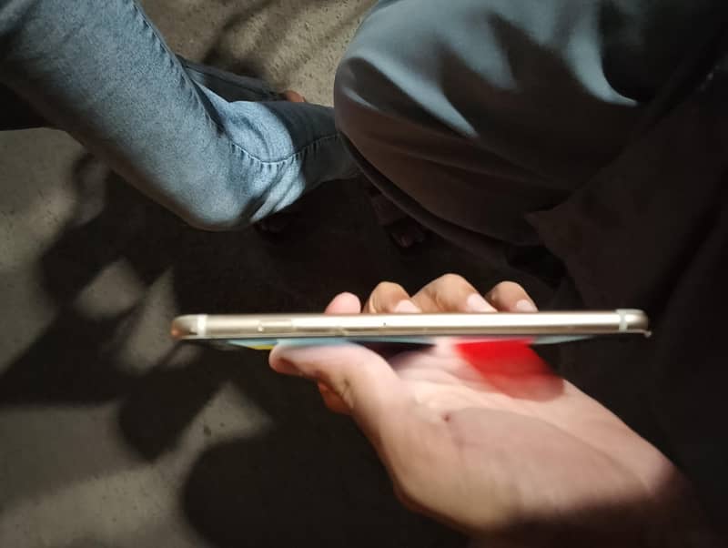 Apple iPhone 6S Plus 2