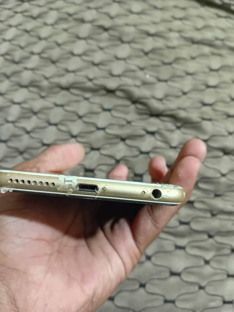 Apple iPhone 6S Plus 7