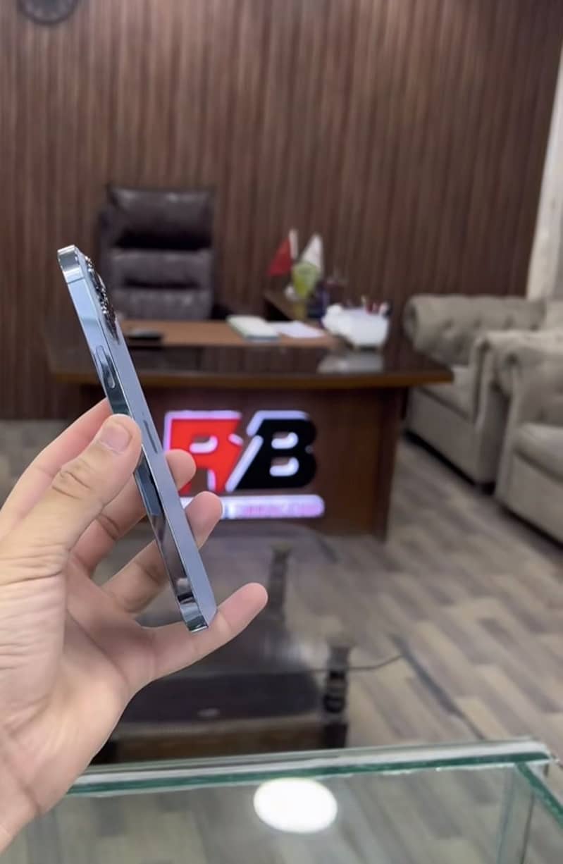 iphone 13 pro max 1