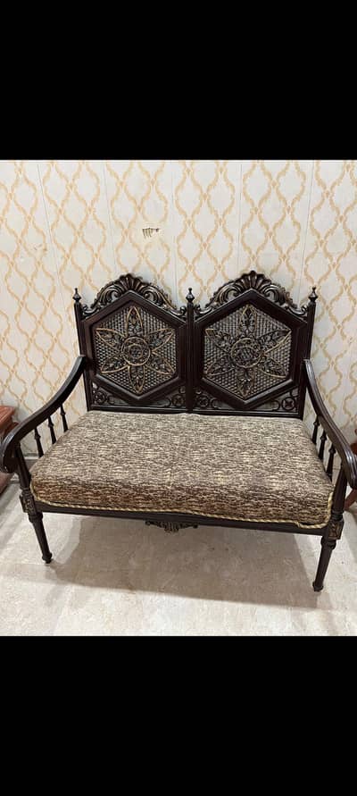 4 Seater sofa chinyoti design