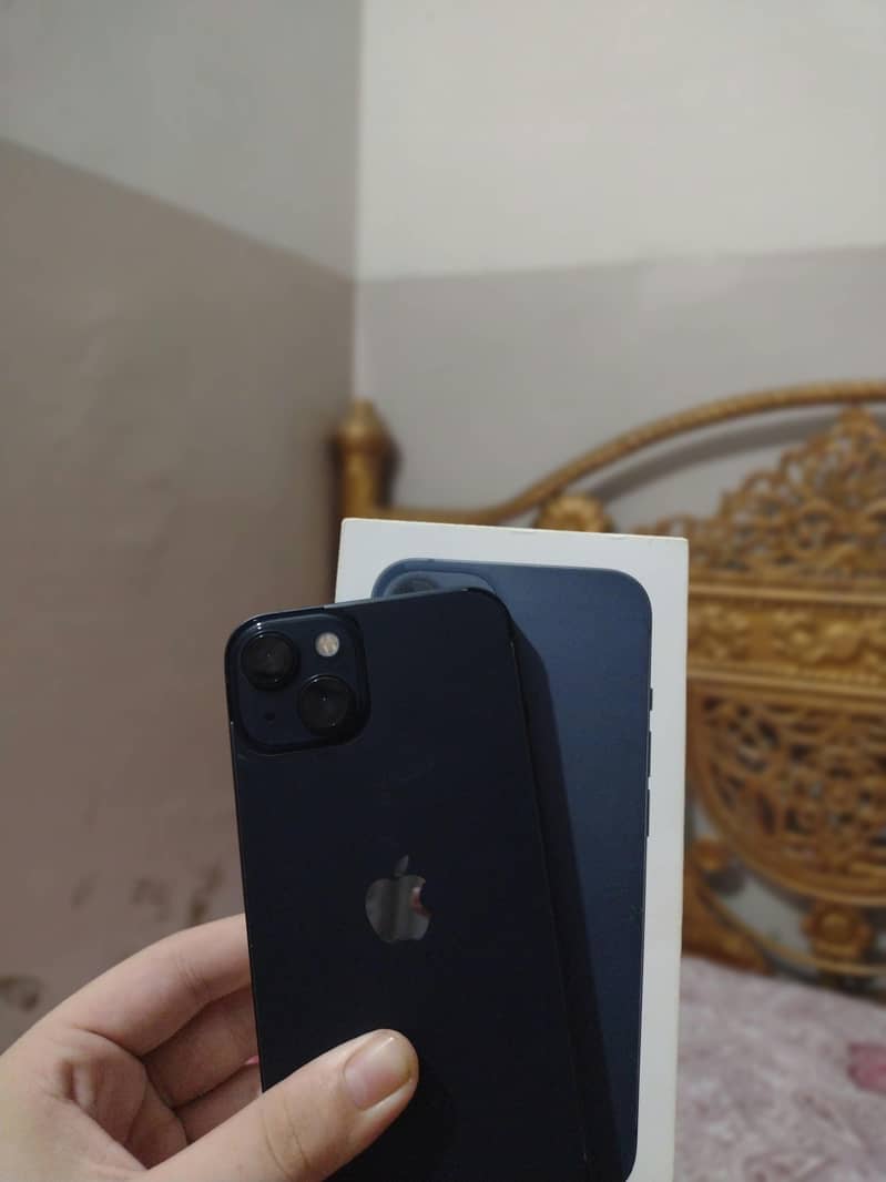 Apple iPhone 13 5