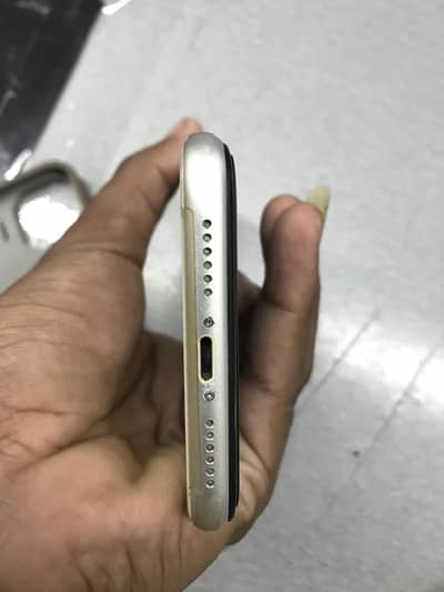 iPhone 11 white colour 128gb