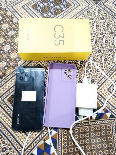 Realme C35