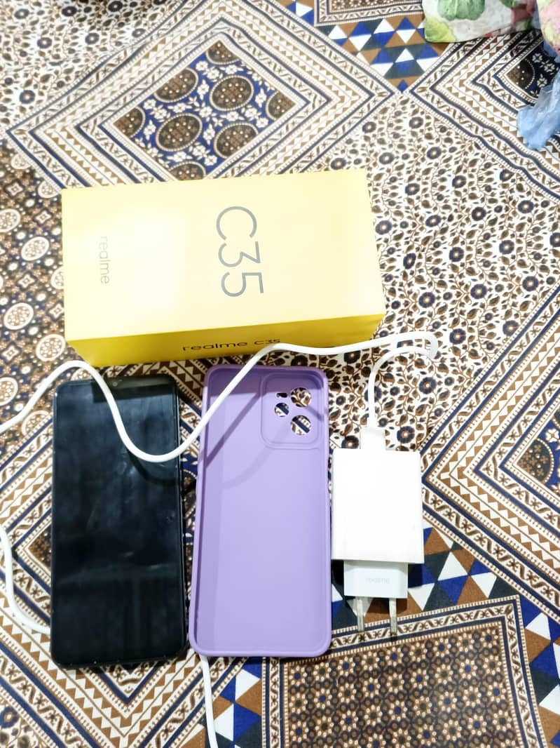 Realme C35 1