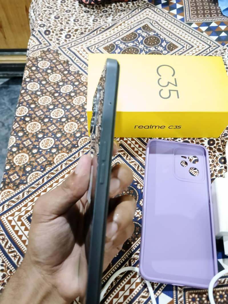Realme C35 2