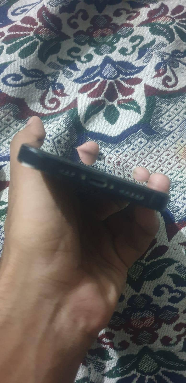 Apple iPhone 13 4
