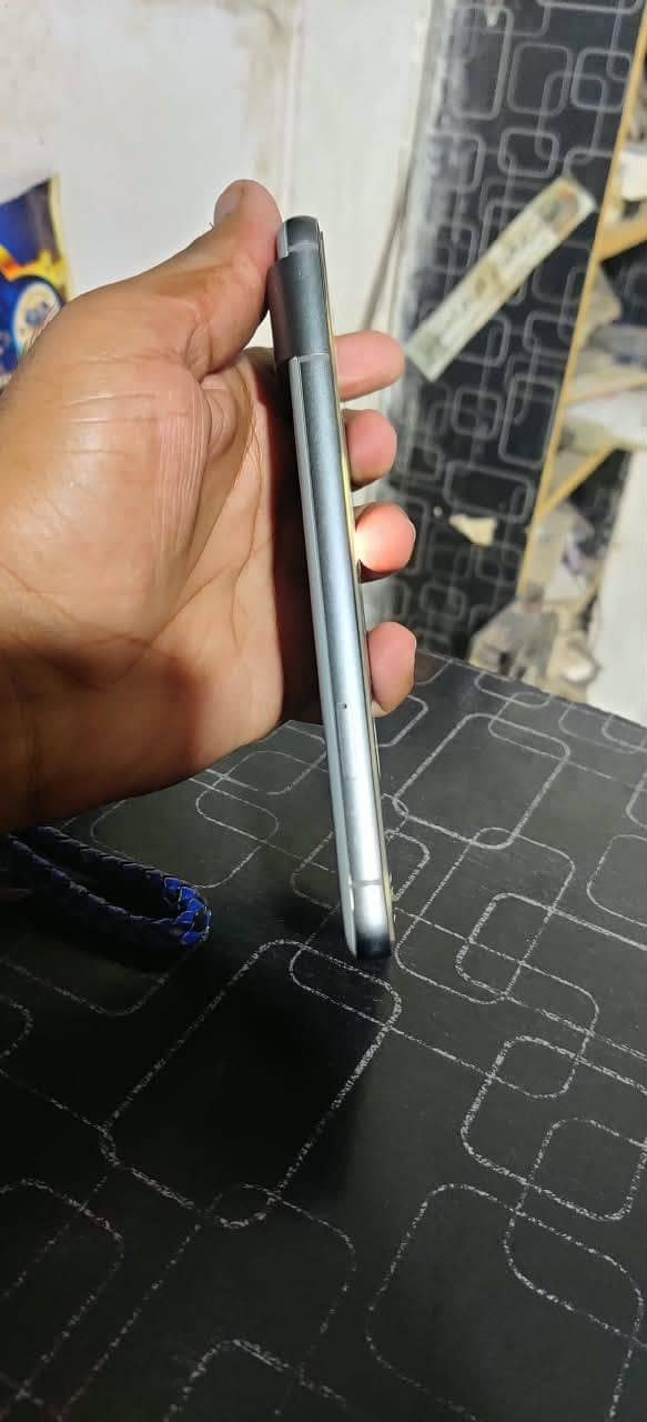Google Pixel 8 3