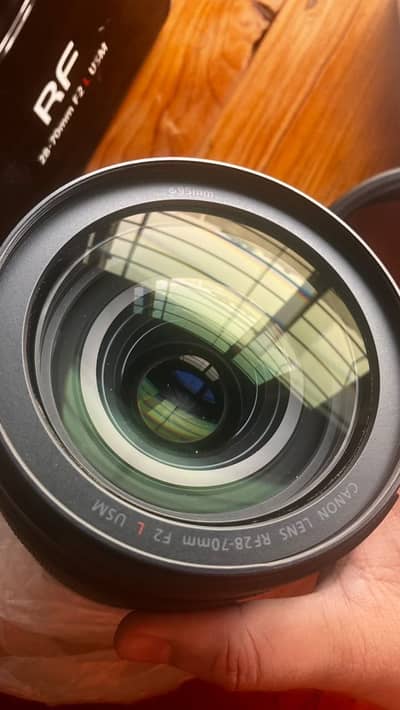 Canon RF 28-70mm f/2 L USM - Mint Condition (Box Packed)