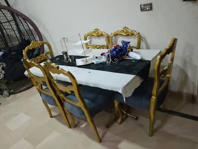dinning table for sale. 6 seater hai all ok