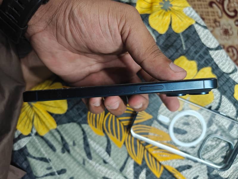 Apple iPhone 15 Pro Max 0