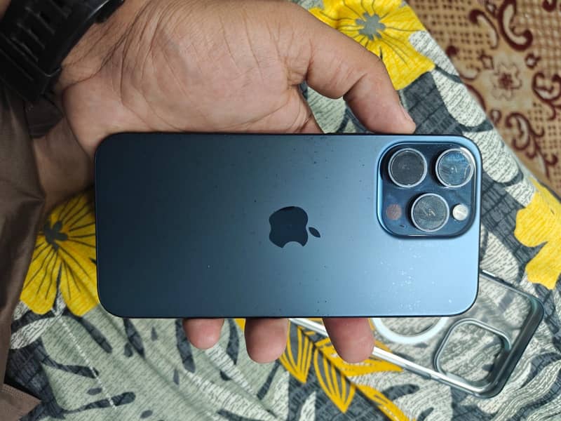 Apple iPhone 15 Pro Max 1