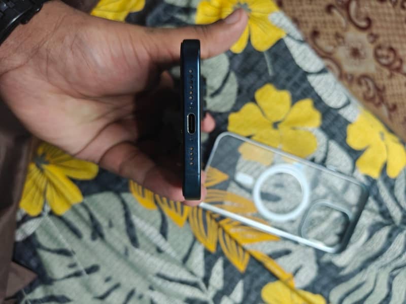 Apple iPhone 15 Pro Max 3