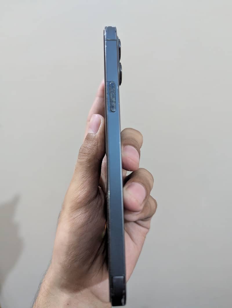 Apple iPhone 12 Pro Max 4