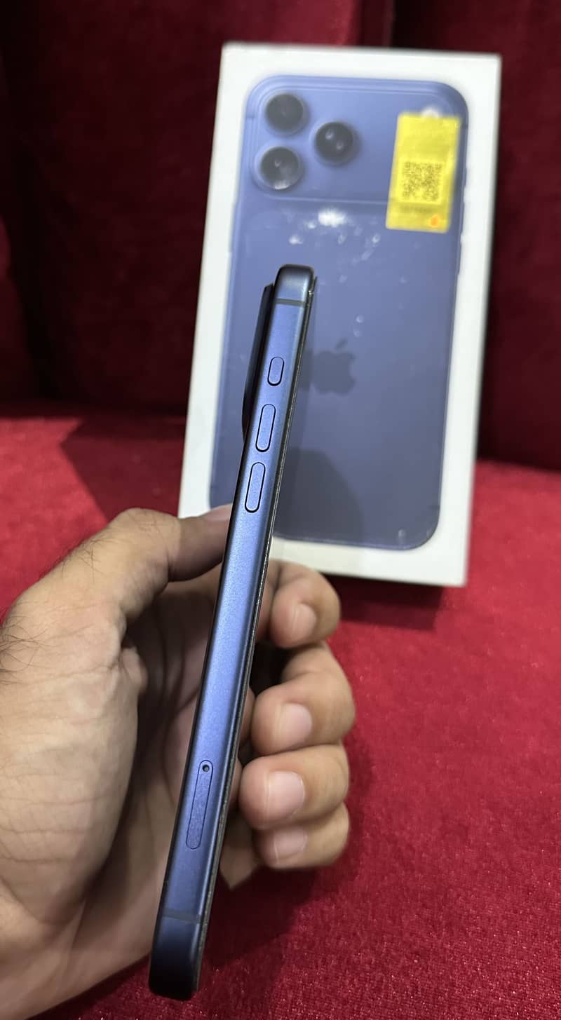Apple iPhone 17 Pro Max 1