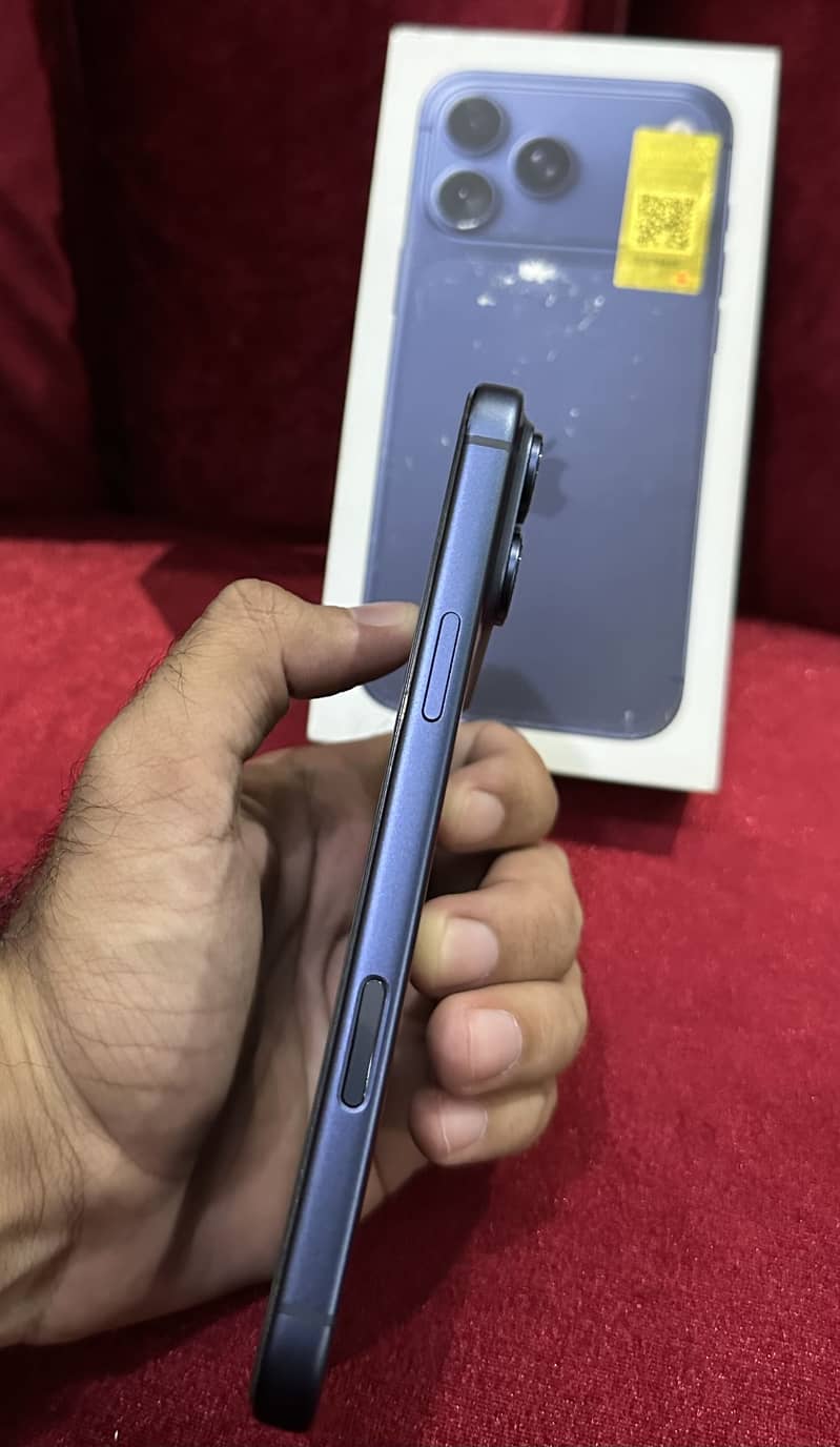 Apple iPhone 17 Pro Max 2