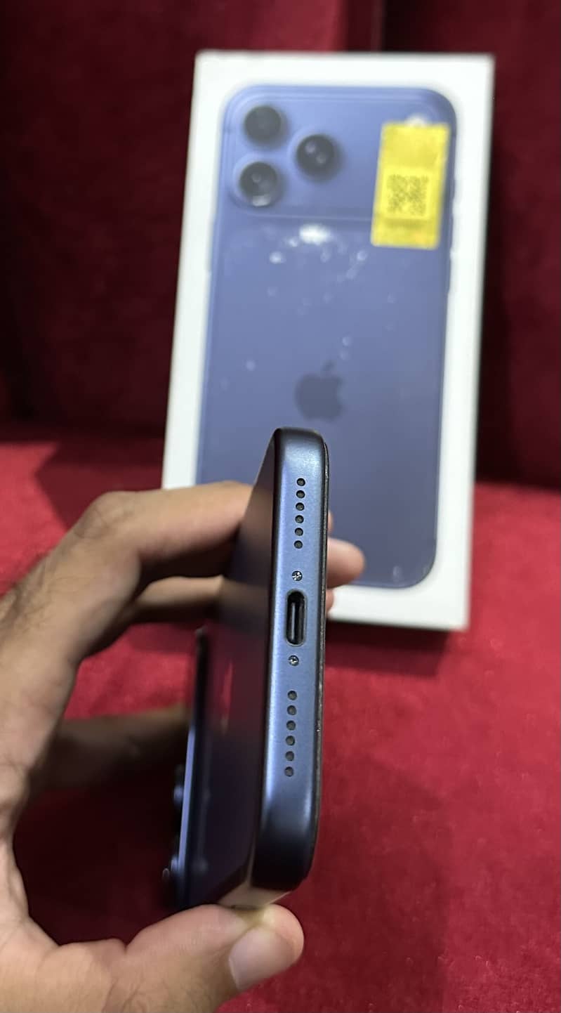 Apple iPhone 17 Pro Max 4
