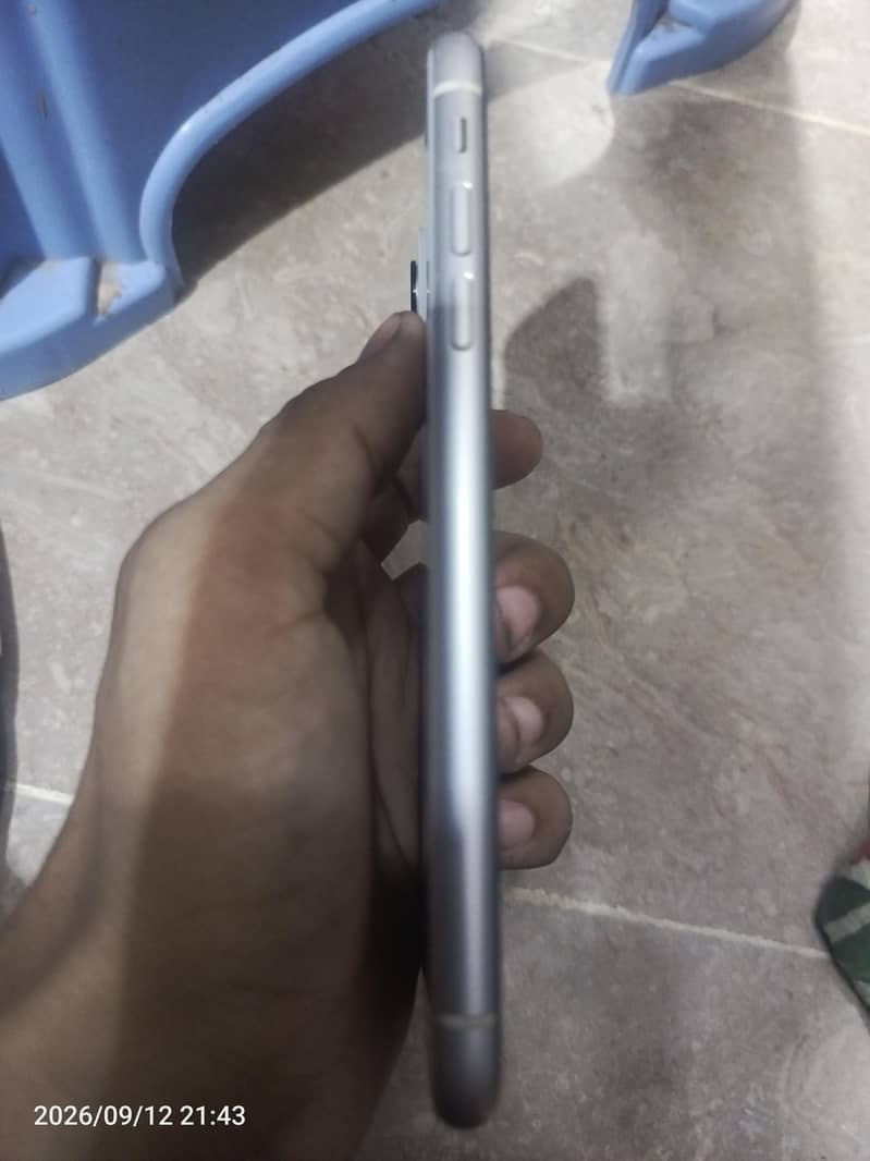 Apple iPhone 11 1