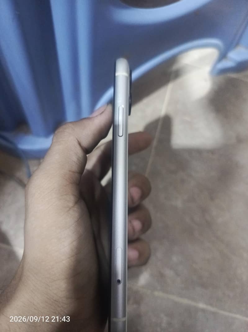 Apple iPhone 11 2