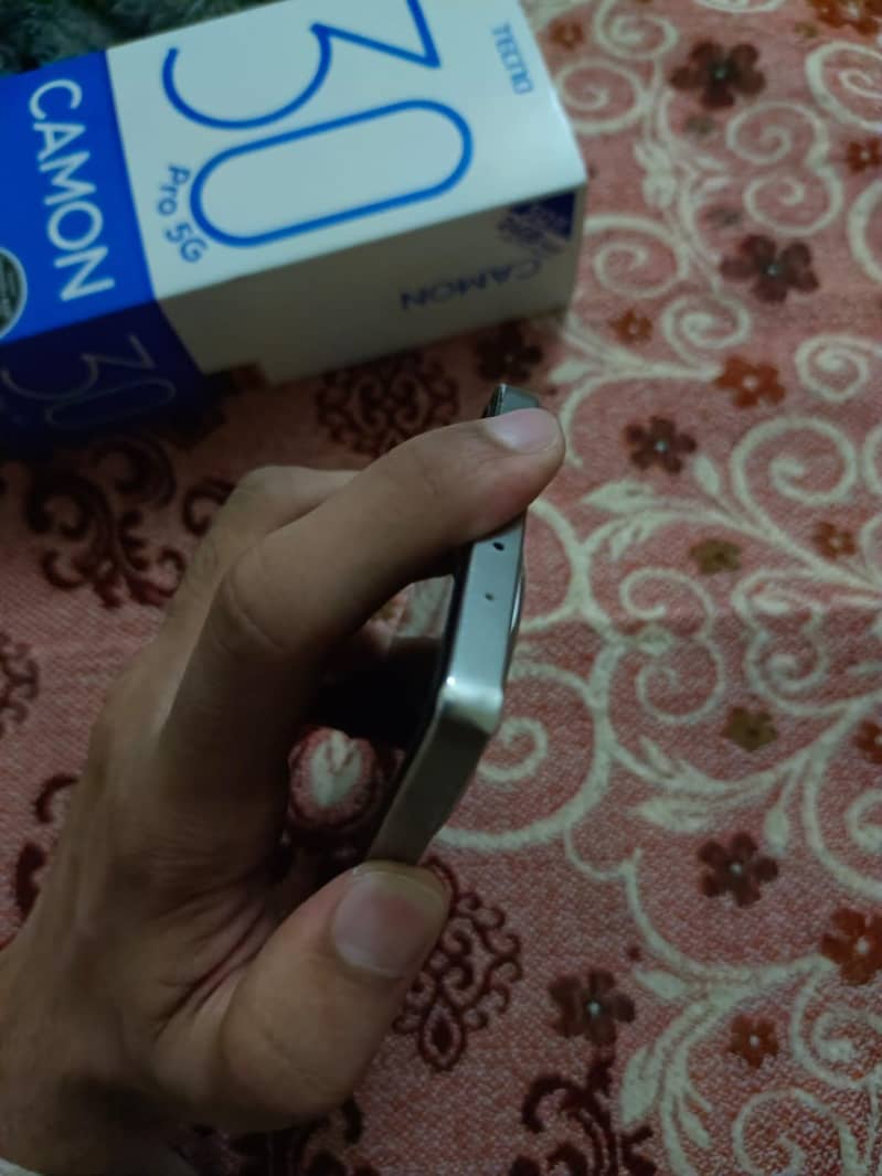 Tecno CAMON 30 Pro 0