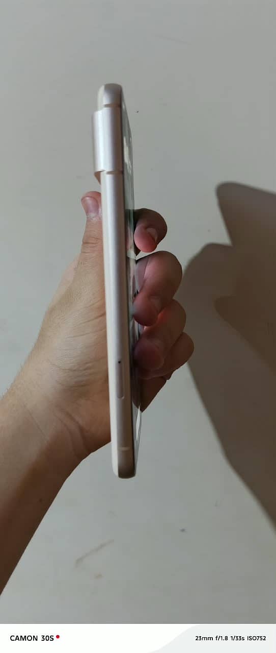 Google Pixel 8 2